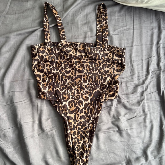 BENOA SWIM FELINE UTOPIA ONE PIECE MEDIUM - Picture 2 of 2